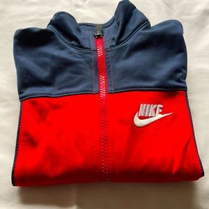 Boys Zip up Nike Sports Jacket size xs 4